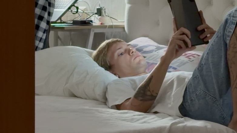 Max Gen: Del 1: Min Styvbror Med En Stor Kuk Knullar Mig I...