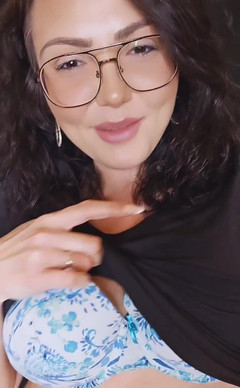 CoyWilder: Přeji si, abys byla tady v mé kanceláři právě teď