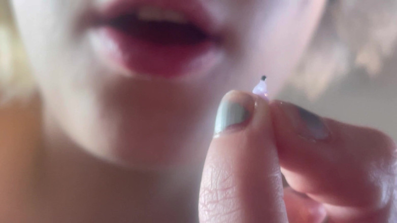 Glitterqueen1999: Giantess địt bạn vào âm hộ của cô ấy