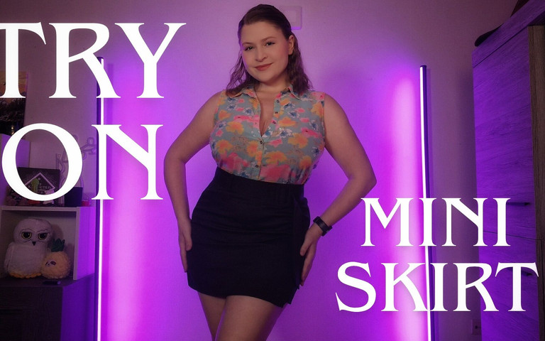 Office Mini Skirt Try-on Curvy Fit Check (Tina Angel)