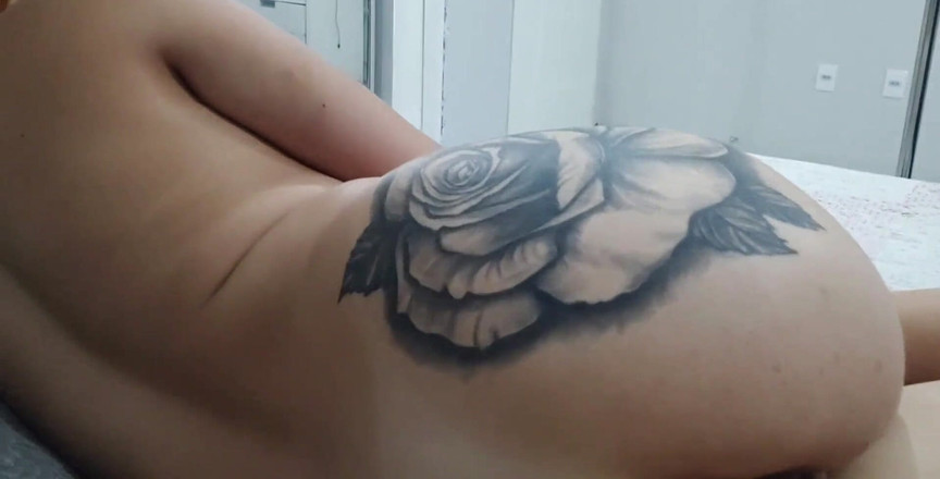 Jenni Faria: Mi novio entró en mi coño comándome duro, video casero...