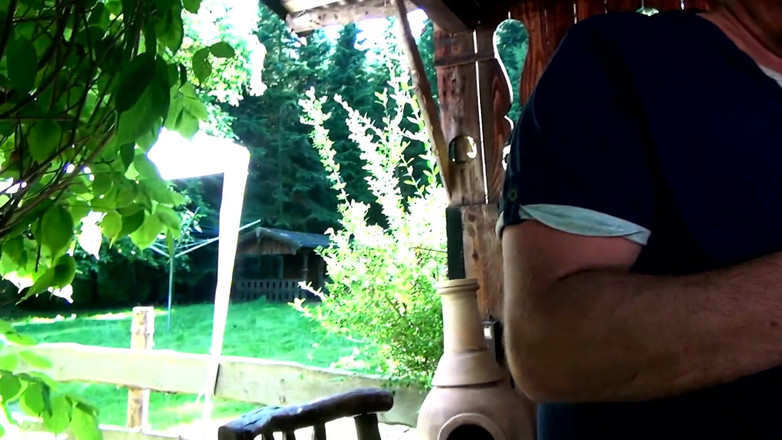 German Porn: MILFは買い物に行きたがり、説得されてセックスをする