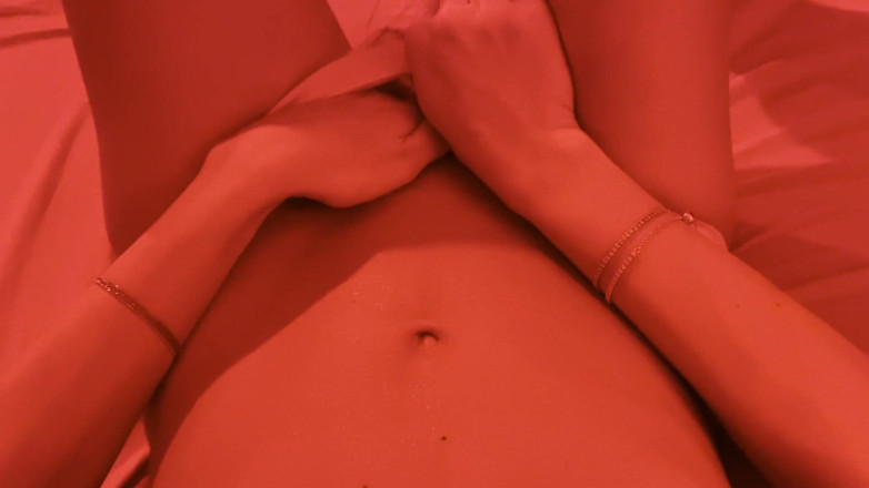 Cathia: Fille timide avec un orgasme timide
