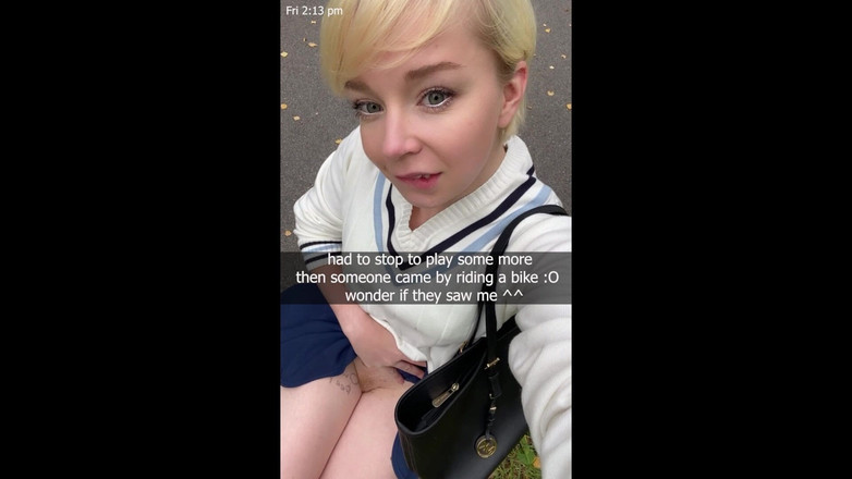 Jolie Lyon: Exhib gf dělá perverzní čůrací deník