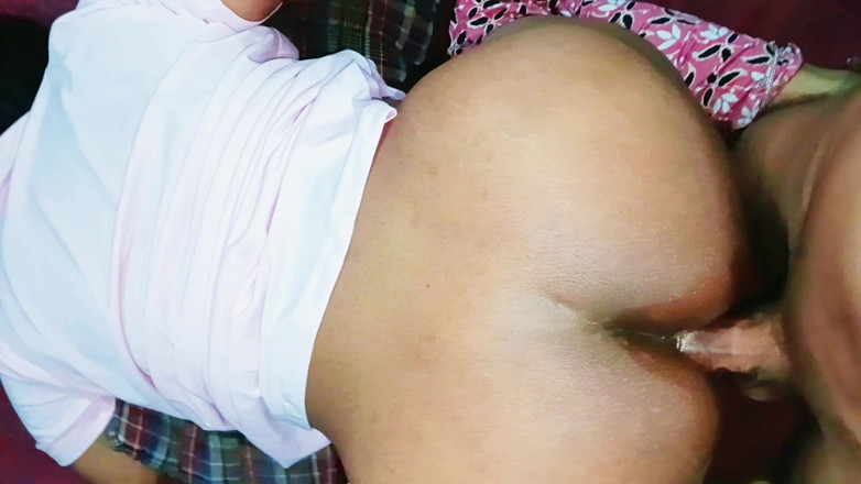 Sexy_girl_nehu: 印度性感人妻用她的小白屌后入式姿势抽插菊花,脸上操逼漂亮胖乎乎的哥