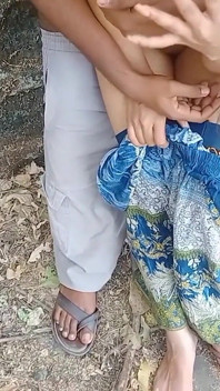Kombinasi kongkeknya dengan begitu keras dan blowjob