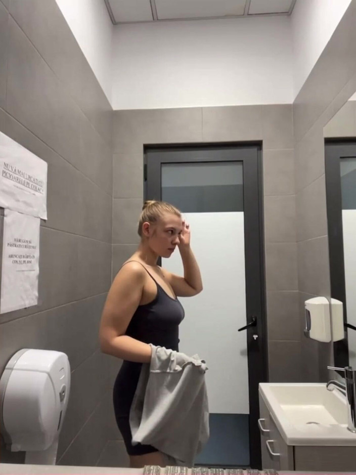JuiceLussie: First Time Double Penetrating in Public