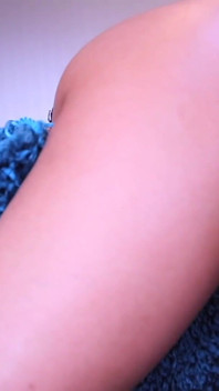 Aaliyah pertama kali seks anal di webcam