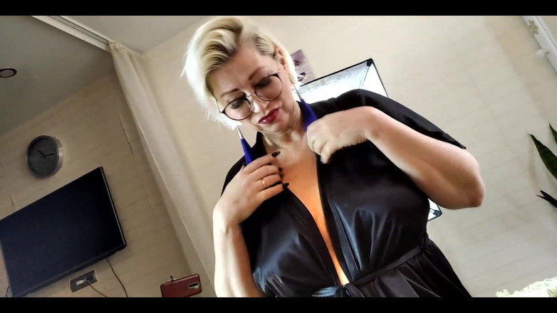 AimeeParadise: Aimee Hot MILF - Bože, jak krásná je moje nestydatá královna...