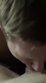Giovane fa il pompino più sensuale della mia vita