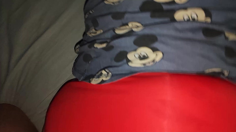 Sekretny666: Šukej ji v červených kalhotkách a pak ji vystříkej do kundičky