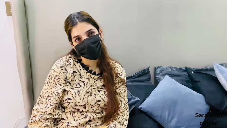 Sarakhan: Aldatan üvey anne gerçeği bildikten sonra üvey oğlunu sikiyor (Hintçe ses kaydı)