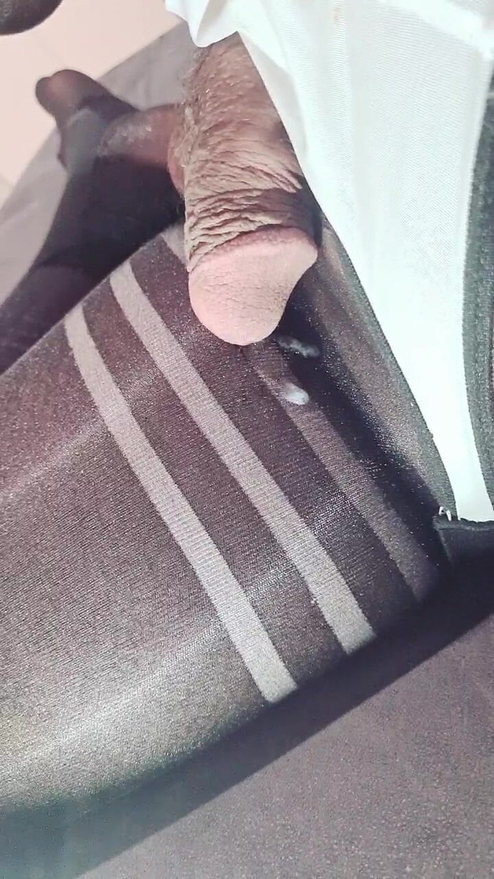 CiCNina: Analplug के साथ Honrny Sissy