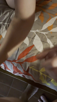 पत्नी दो बड़े का मजा लेती है, चेहरे पर दोहरा वीर्य निकालना