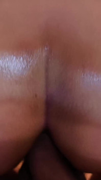 Sedere indiano stretto vs europeo: sesso anale