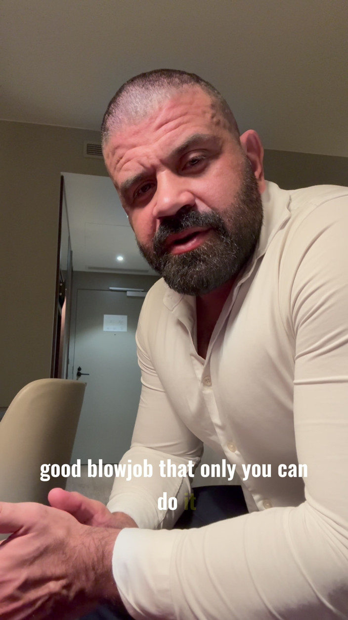 Massive daddy xxx: Business Muscle Stepdaddy Needs a Bitch to Relax