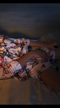 Юный лесбийский секс в лагере - Alissa Foxyand Eve Sweet одержимая голодными до секса паразитами