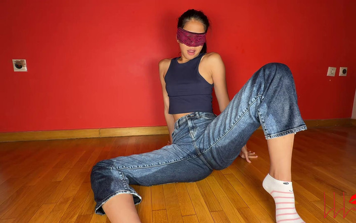 LittleLewdLuna: Prima ragazza asiatica carina presa in giro in jeans - luna...
