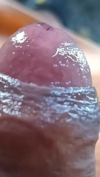 Precum Foreskinuncut