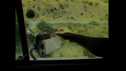 The Unforgettable: 饥饿的嘴吞下一个巨大的轴