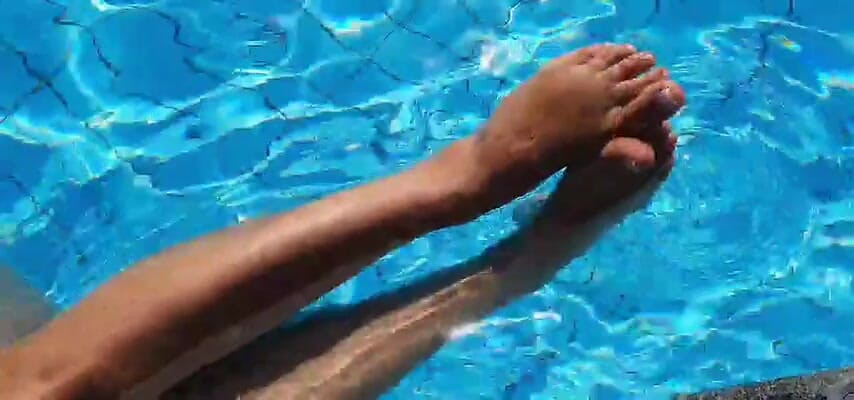 Fetish intimmedia: Foarte excitată pe plajă