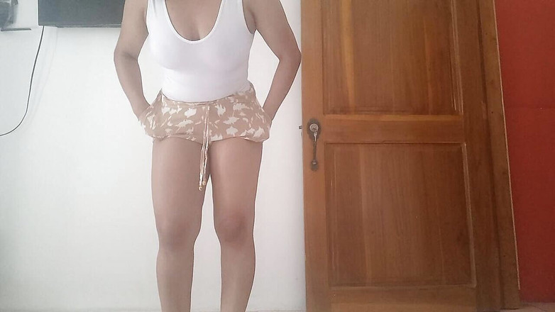 PATY PATY: Znuděná a velmi sexy žena v domácnosti chce masturbovat pro své...