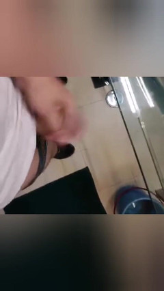 Rafael Torreano: Tati sexy prins masturbându-se cu o ejaculare uriașă