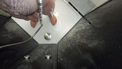 Uhri: 호텔 샤워 털이 무성한 남자
