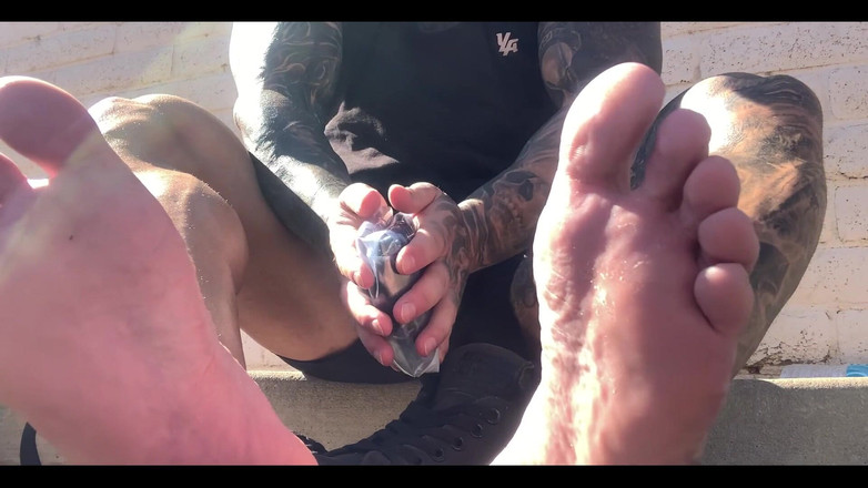 Jasons feet: Ho venduto un altro paio di calzini ad un footboy...