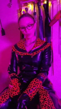 Röd gummi fetisch femdom latex älskarinna fetisch BDSM rem klackar Dominatrix