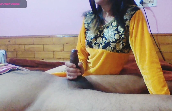 Bolly Karma: Seksualna zabawa z cycatą dziwką