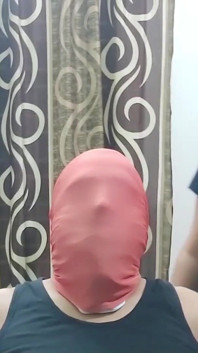 Marido amordaçado com dominação feminina bondage por esposa indiana grávida