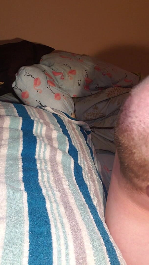 Charlieboy69: Encore une gorge profonde, énorme gode