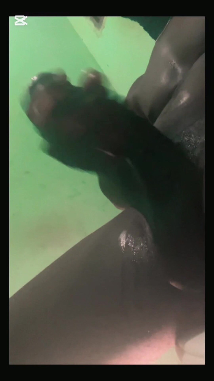 Bbc-godaddy: Часть 1long хуй мужик скрывает и бьет его большой черный член