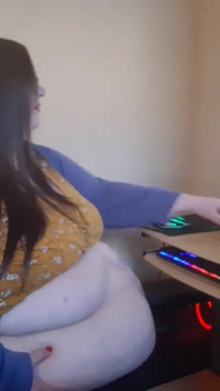 SSBBW-sekretärin bei der arbeit von chef gedemütigt - fantasie