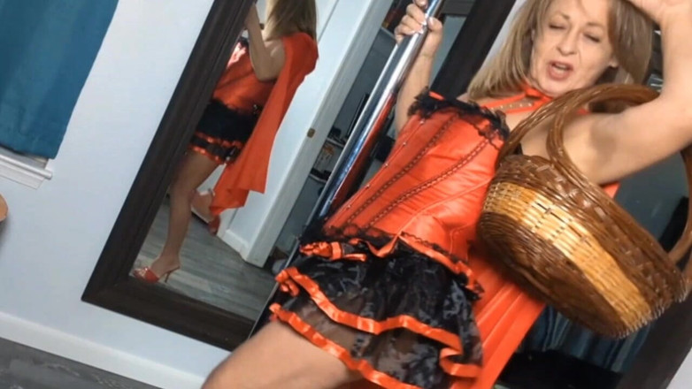 Little Linda: Happy Halloween
