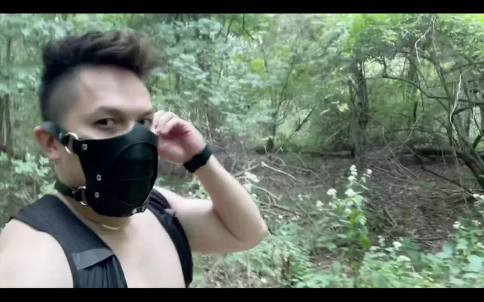 barenakedboy: Take a Scroll with Me in the Woods