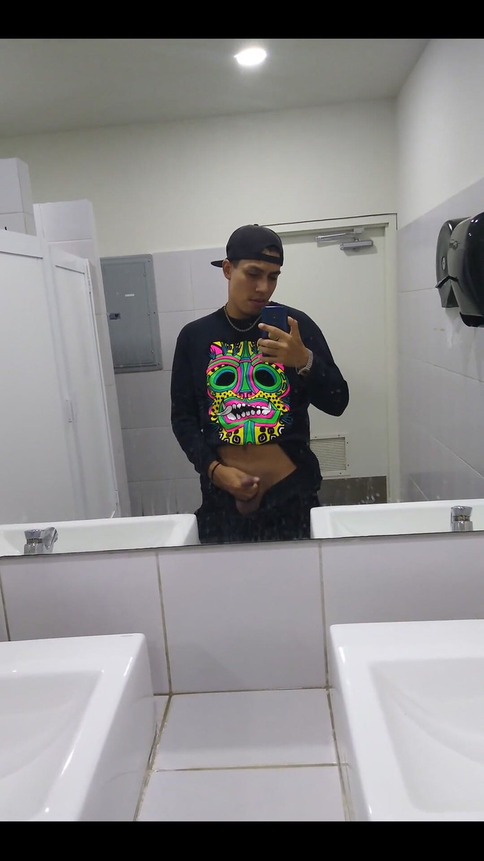 AlexAlejandro13: Come on Touch Me