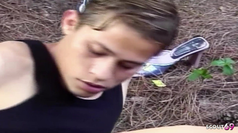 Shemale TS Collection: Shemale blonde memberikan lelaki menjilat dubur dan mengongkek mereka di...