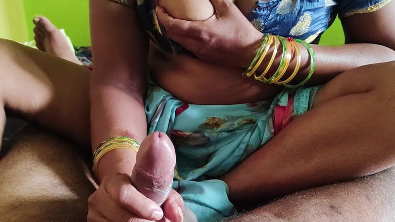 FULLMJEDETI: La bhabhi ha scosso il mio pene