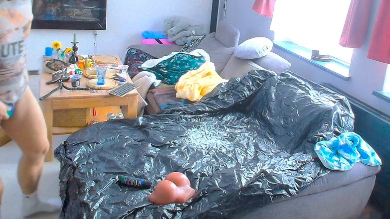 Alex Butt: Keseronokan basah dengan mainan kongkek