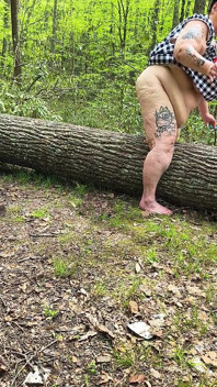 Pussy Pleasing Tree Log Squirting Fat Hog