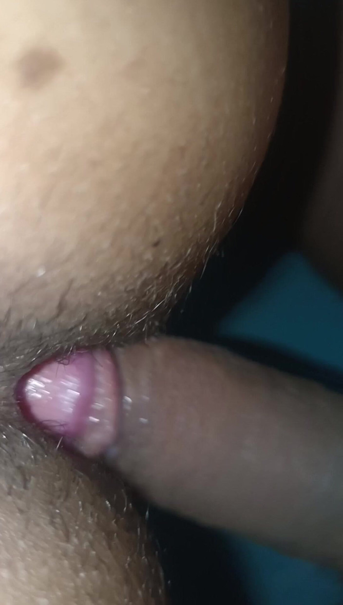 XXX Nepal: 졸린 페니스 안에 젖고 지저분한 보지.