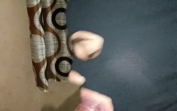 Padosan Bhabhi Sucking Handjob and Cumshot