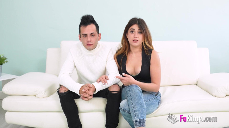FAKings: Nghiệp dư chơi hậu môn: cặp đôi nhút nhát Valentina Lapiedra...