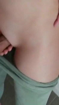 Une leggins excitée se fait baiser