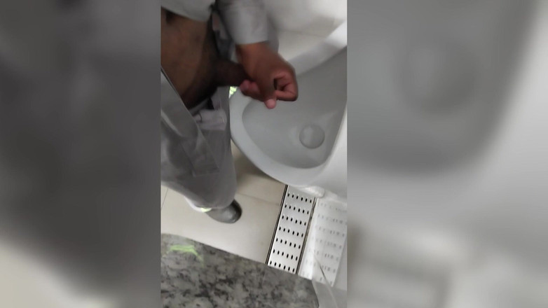 TheBlacKHunterr: Przed wyjazdem do domu szybki numerek w szatni