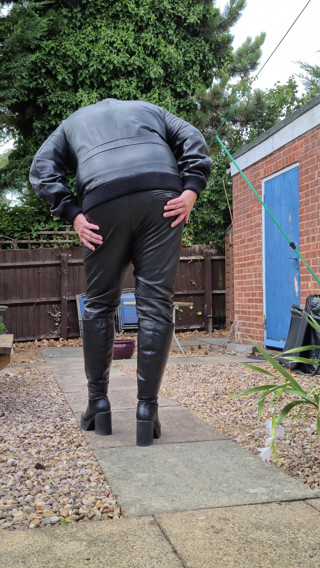 Leatherman63: Strój z pełnej skóry
