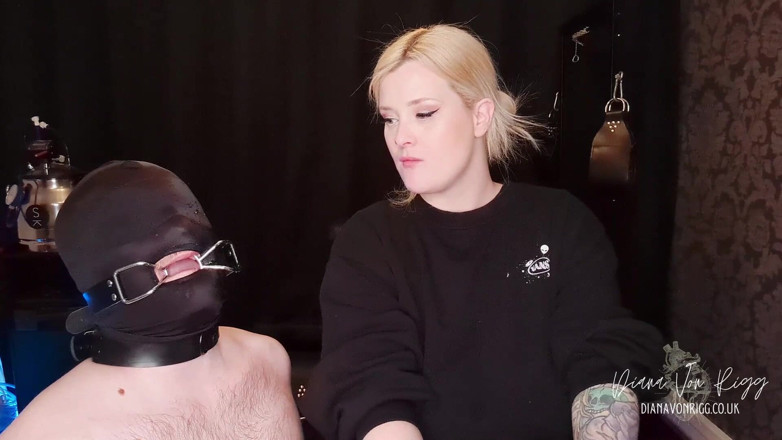 Diana Von Rigg: Hogtie kämpft für meine spucke