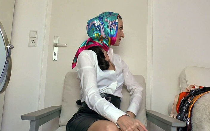 Lady Victoria Valente: 新缎布秀